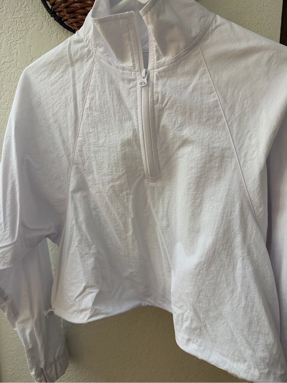 Alo cropped white windbreaker sz Small